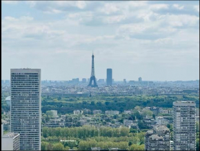 Apartment Paris La Défense Eiffel tower outlook